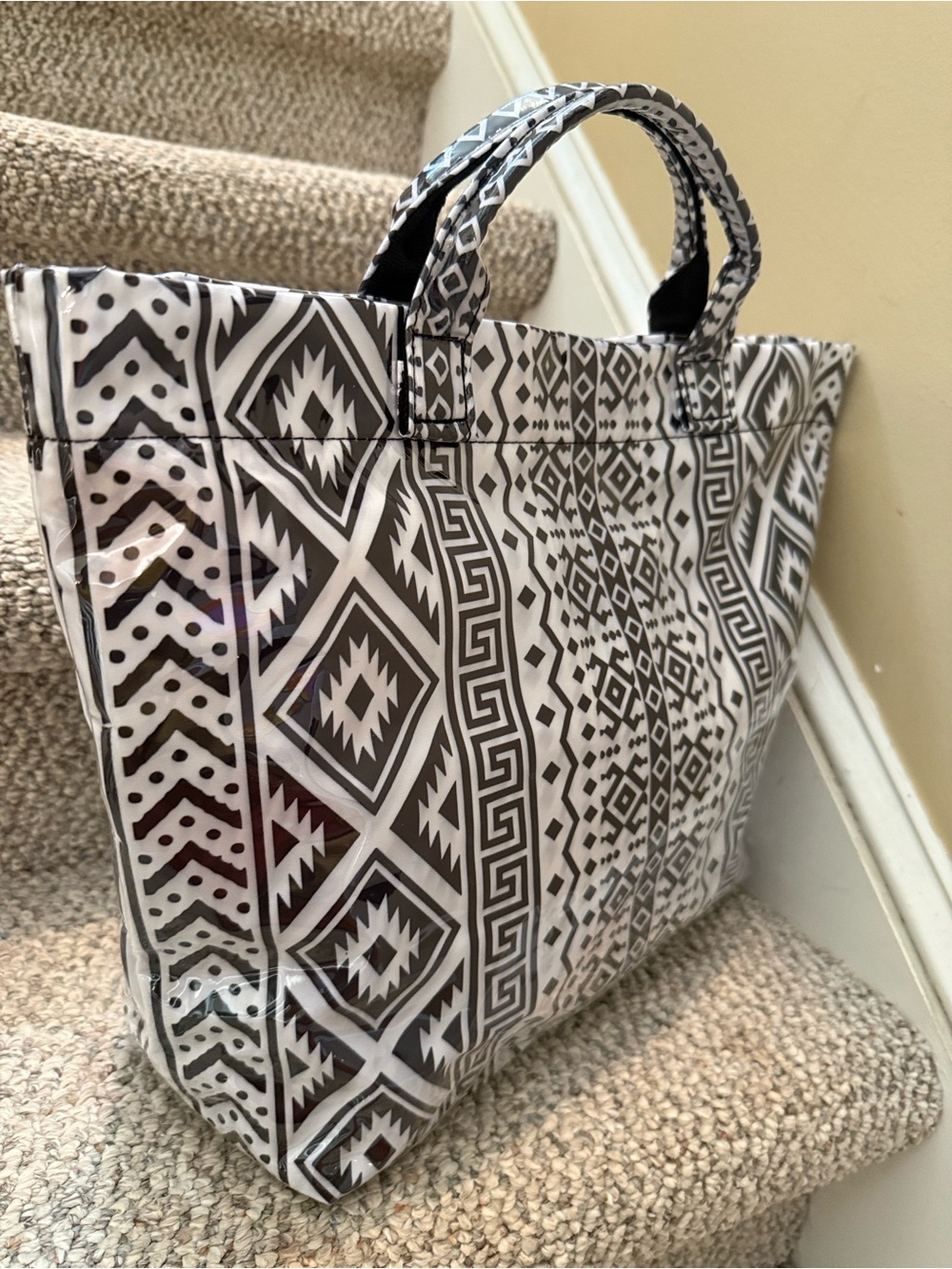 Black Patterned Tote Bag - Women - Picture 4 of 7